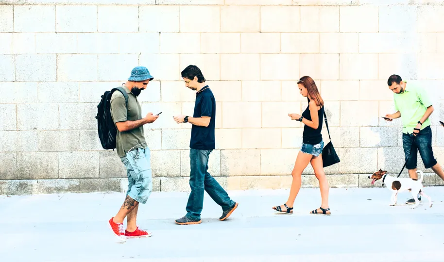 Distracted Walking —The Dangers of Phones On The Go